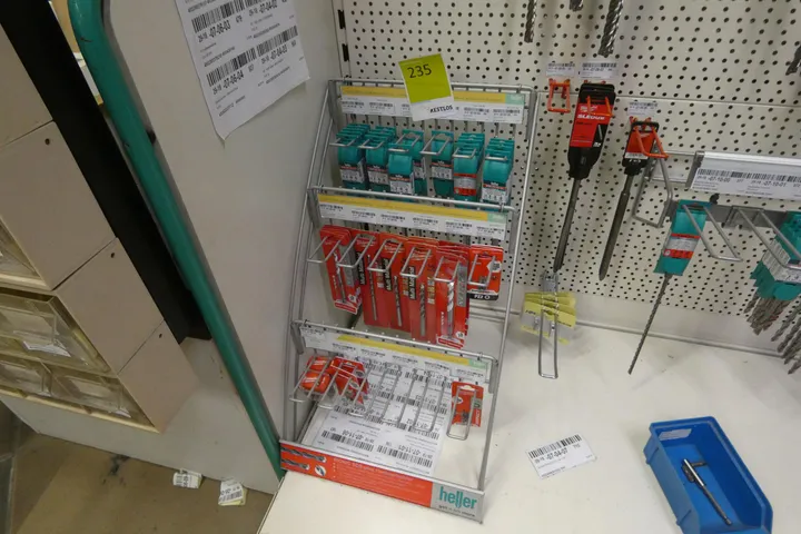 Konvolut heller - Hammerbohrer & Milwaukee Multi Material Bohrer/Bits, div. Größen Umfang: Fachinhalt